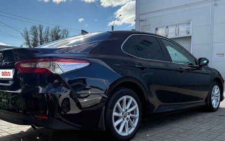 Toyota Camry, 2021 год, 3 350 000 рублей, 6 фотография