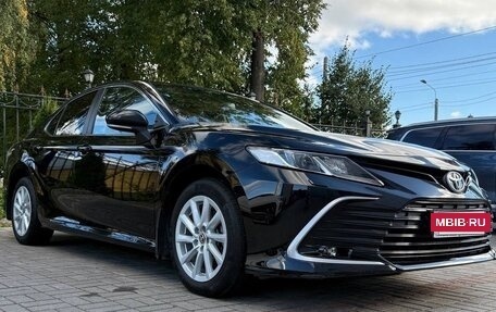 Toyota Camry, 2021 год, 3 350 000 рублей, 2 фотография