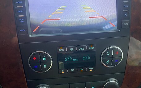 Chevrolet Tahoe III, 2013 год, 2 800 000 рублей, 2 фотография