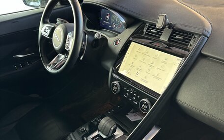Jaguar E-Pace, 2021 год, 3 999 000 рублей, 20 фотография