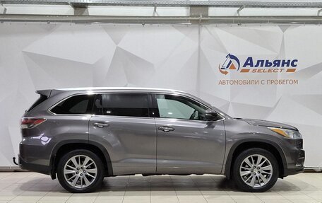 Toyota Highlander III, 2015 год, 2 750 000 рублей, 2 фотография