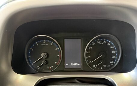 Toyota RAV4, 2017 год, 2 200 000 рублей, 9 фотография