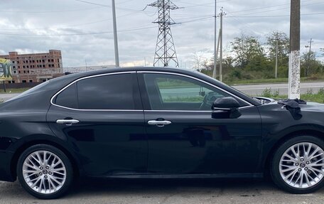 Toyota Camry, 2018 год, 3 370 000 рублей, 2 фотография