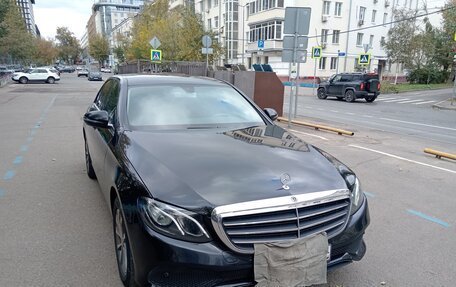 Mercedes-Benz E-Класс, 2019 год, 1 670 000 рублей, 1 фотография