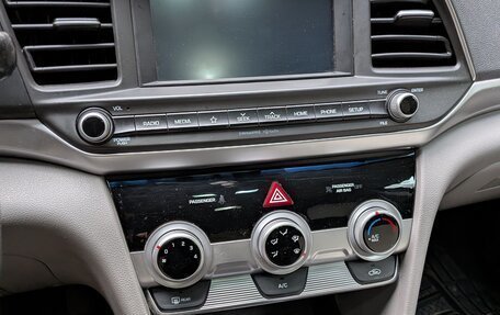 Hyundai Elantra VI рестайлинг, 2018 год, 1 090 000 рублей, 7 фотография