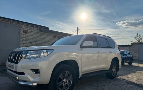 Toyota Land Cruiser Prado 150 рестайлинг 2, 2021 год, 6 550 000 рублей, 3 фотография