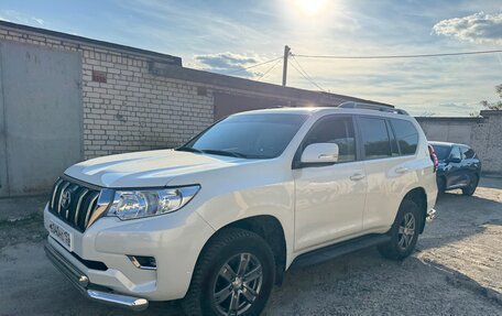Toyota Land Cruiser Prado 150 рестайлинг 2, 2021 год, 6 550 000 рублей, 4 фотография