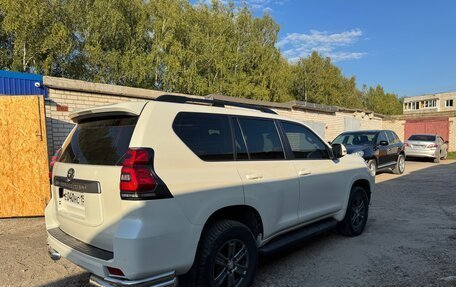 Toyota Land Cruiser Prado 150 рестайлинг 2, 2021 год, 6 550 000 рублей, 8 фотография