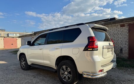 Toyota Land Cruiser Prado 150 рестайлинг 2, 2021 год, 6 550 000 рублей, 7 фотография