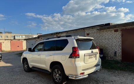 Toyota Land Cruiser Prado 150 рестайлинг 2, 2021 год, 6 550 000 рублей, 10 фотография
