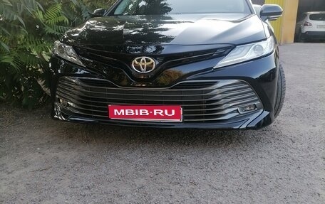 Toyota Camry, 2020 год, 2 100 000 рублей, 1 фотография