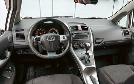 Toyota Auris II, 2011 год, 980 000 рублей, 6 фотография