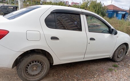 Renault Logan II, 2018 год, 390 000 рублей, 2 фотография