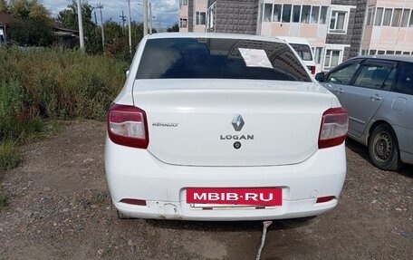Renault Logan II, 2018 год, 390 000 рублей, 4 фотография