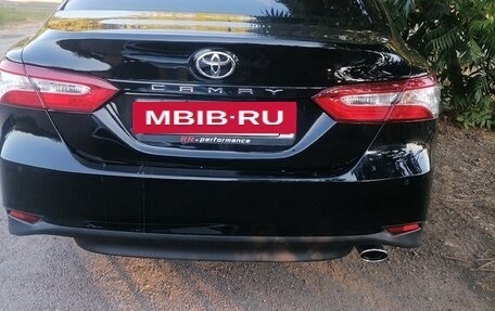 Toyota Camry, 2020 год, 2 100 000 рублей, 2 фотография