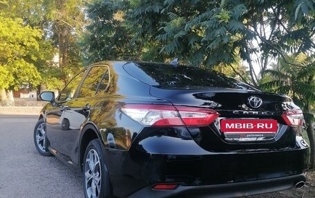 Toyota Camry, 2020 год, 2 100 000 рублей, 8 фотография