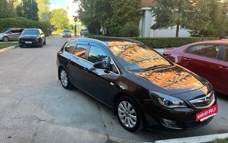 Opel Astra J, 2012 год, 630 000 рублей, 2 фотография