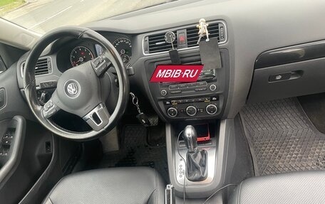 Volkswagen Jetta VI, 2013 год, 1 000 000 рублей, 6 фотография