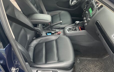 Volkswagen Jetta VI, 2013 год, 1 000 000 рублей, 7 фотография