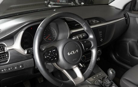 KIA Rio IV, 2022 год, 1 740 500 рублей, 3 фотография