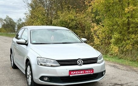 Volkswagen Jetta VI, 2013 год, 850 000 рублей, 1 фотография