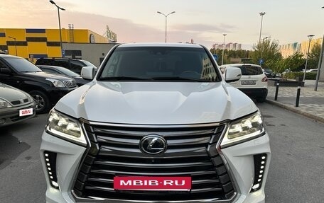 Lexus LX III, 2017 год, 7 100 000 рублей, 3 фотография