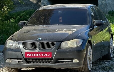 BMW 3 серия, 2005 год, 679 999 рублей, 3 фотография