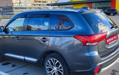 Mitsubishi Outlander III рестайлинг 3, 2018 год, 2 199 000 рублей, 6 фотография