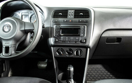 Volkswagen Polo VI (EU Market), 2013 год, 735 000 рублей, 11 фотография