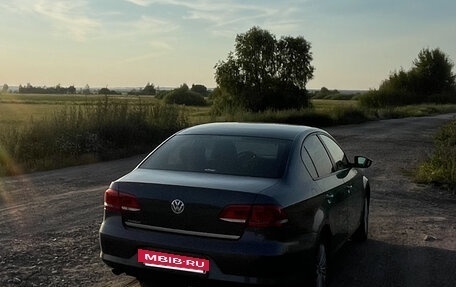 Volkswagen Passat B7, 2011 год, 900 000 рублей, 2 фотография