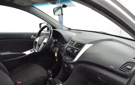 Hyundai Solaris II рестайлинг, 2011 год, 430 000 рублей, 19 фотография