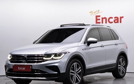 Volkswagen T-Roc I, 2022 год, 2 155 000 рублей, 1 фотография