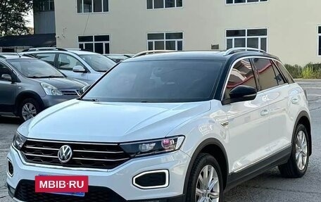 Volkswagen T-Roc I, 2021 год, 1 450 000 рублей, 3 фотография
