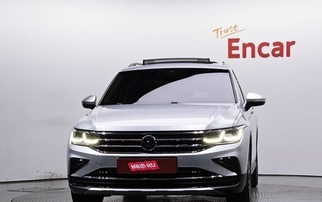 Volkswagen T-Roc I, 2022 год, 2 155 000 рублей, 3 фотография