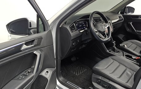 Volkswagen T-Roc I, 2022 год, 2 155 000 рублей, 12 фотография