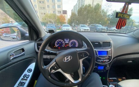 Hyundai Solaris II рестайлинг, 2011 год, 730 000 рублей, 6 фотография