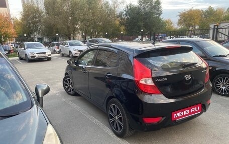 Hyundai Solaris II рестайлинг, 2011 год, 730 000 рублей, 4 фотография