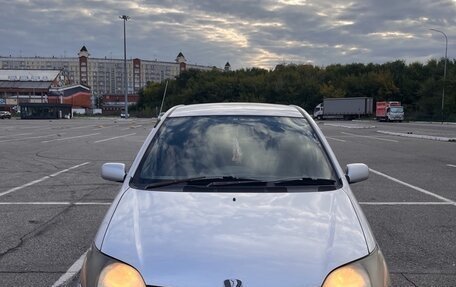 Toyota Platz, 2000 год, 430 000 рублей, 2 фотография