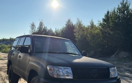 Toyota Land Cruiser 100 рестайлинг 2, 2005 год, 3 000 000 рублей, 3 фотография
