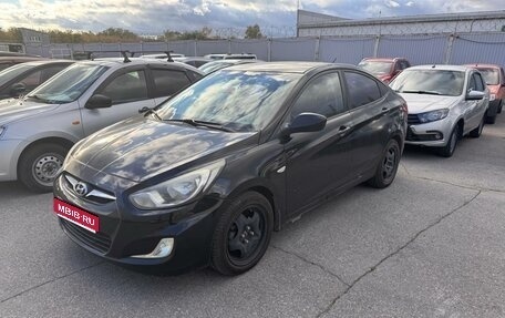 Hyundai Solaris II рестайлинг, 2013 год, 595 000 рублей, 1 фотография
