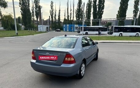 Toyota Corolla, 2004 год, 490 000 рублей, 3 фотография
