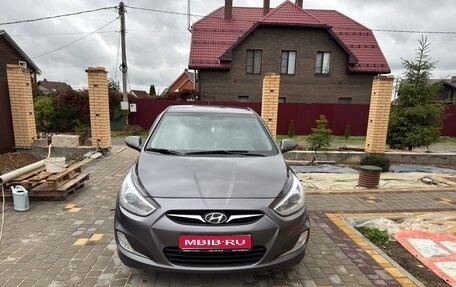 Hyundai Solaris II рестайлинг, 2013 год, 745 000 рублей, 1 фотография