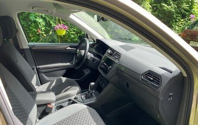 Volkswagen Tiguan II, 2018 год, 3 140 000 рублей, 1 фотография