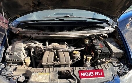 Chrysler Voyager IV, 2001 год, 185 000 рублей, 8 фотография