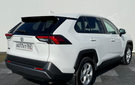 Toyota RAV4, 2021 год, 2 899 000 рублей, 8 фотография
