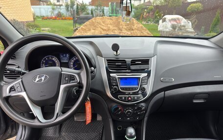 Hyundai Solaris II рестайлинг, 2013 год, 745 000 рублей, 12 фотография