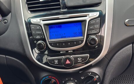 Hyundai Solaris II рестайлинг, 2013 год, 745 000 рублей, 16 фотография