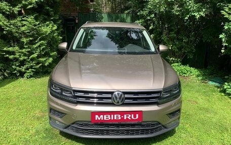 Volkswagen Tiguan II, 2018 год, 3 140 000 рублей, 6 фотография
