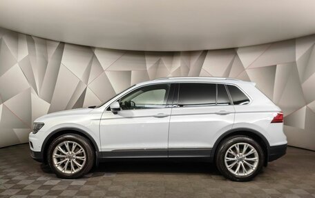 Volkswagen Tiguan II, 2018 год, 2 470 000 рублей, 5 фотография