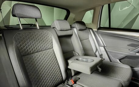 Volkswagen Tiguan II, 2018 год, 2 470 000 рублей, 13 фотография